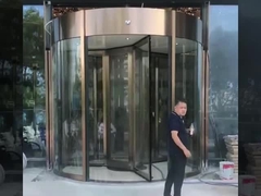 AC220/50Hz Voltaj Frekansı Ofis Binaları için Otomatik Döner Kapı