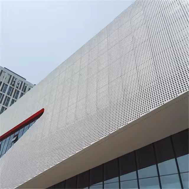 Yüksek ses yalıtımı ve beyaz renk ile A Sınıf Ateş geçirmez Alüminyum Siding Sistemi