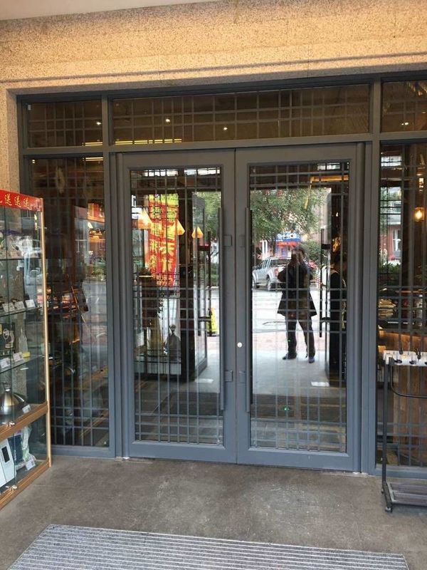 Florokarbon kaplı alüminyum alaşım ön kapı KFC mağazası ön kapı
